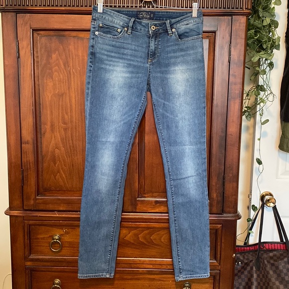 Lucky Brand Lolita Skinny Jeans mid / low rise medium fade wash size 6 / 28 - Picture 2 of 15